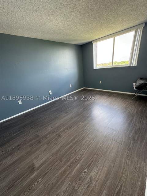 1251 NE 108th St 602, Miami FL - photo 9 of 11
