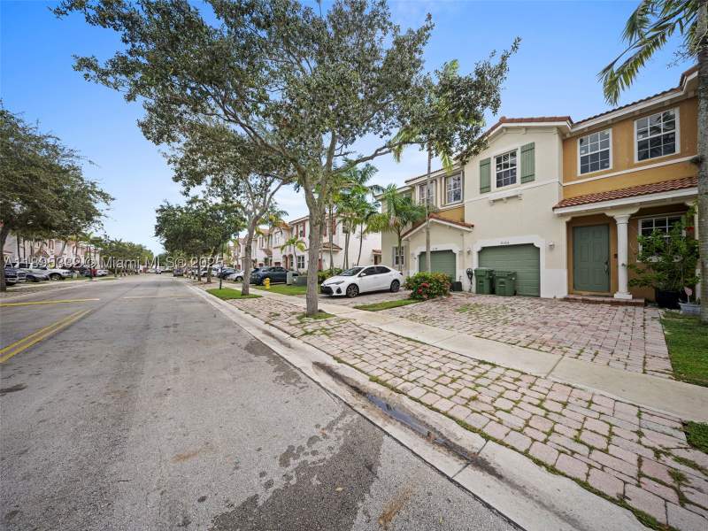3 bedroom Townhouse at 2104 NE 3rd Ct, Portofino Villas West, Homestead — photo 3