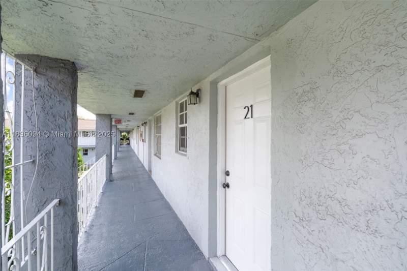 2 bedroom Condominium at 4050 NW 135th St 21-11, Villa Biscaya Jardines Co, Opa Locka — photo 2