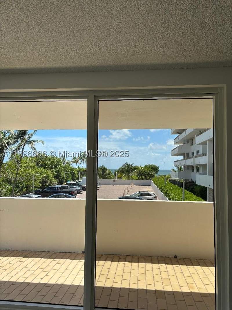 2 bedroom Condominium at 177 Ocean Lane Dr 208, Key Biscayne Commodore Cl, Key Biscayne — photo 4