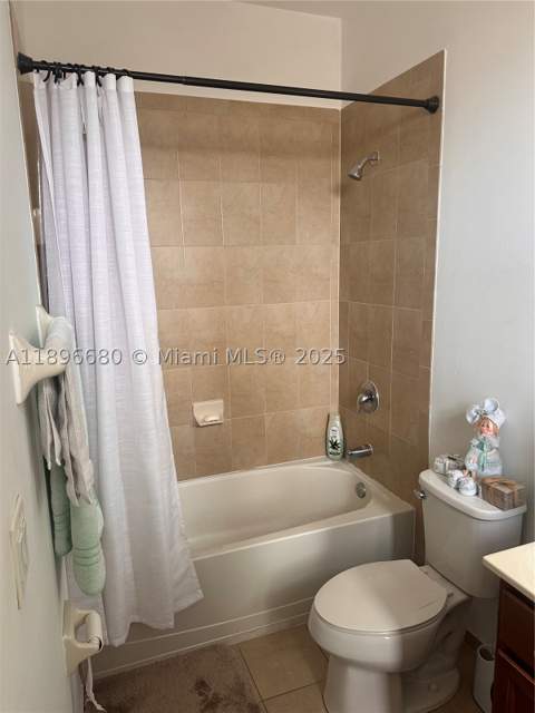 8867 W 35th Way, Hialeah FL - photo 13 of 15