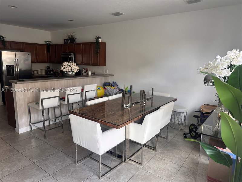 2 bedroom Townhouse at 8867 W 35th Way, Bellagio Villas, Hialeah — photo 4