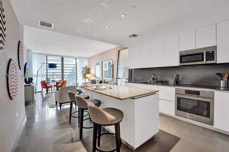 1 bedroom Condominium at 88 SW 7th St 1408, Rise Condo, Miami — photo 4