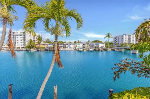 8040 Tatum Waterway Dr 3, Miami Beach FL - photo 21 of 29
