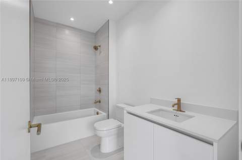 2655 S Bayshore 1506, Coconut Grove FL - photo 21 of 51