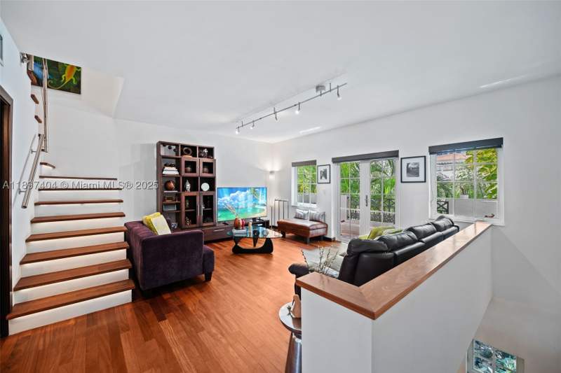 3 bedroom Townhouse at 261 Navarre Ave A-3, Gables Court Townhomes Co, Coral Gables — photo 3