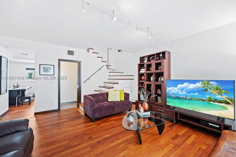 3 bedroom Townhouse at 261 Navarre Ave A-3, Gables Court Townhomes Co, Coral Gables — photo 4