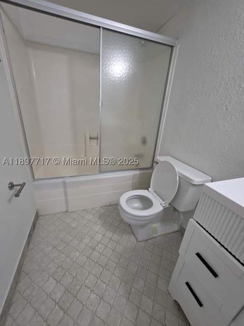 13499 Biscayne Blvd 811, North Miami FL - photo 12 of 20