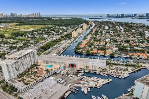 13499 Biscayne Blvd 811, North Miami FL - photo 16 of 20