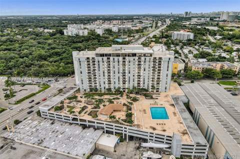 13499 Biscayne Blvd 811, North Miami FL - photo 18 of 20
