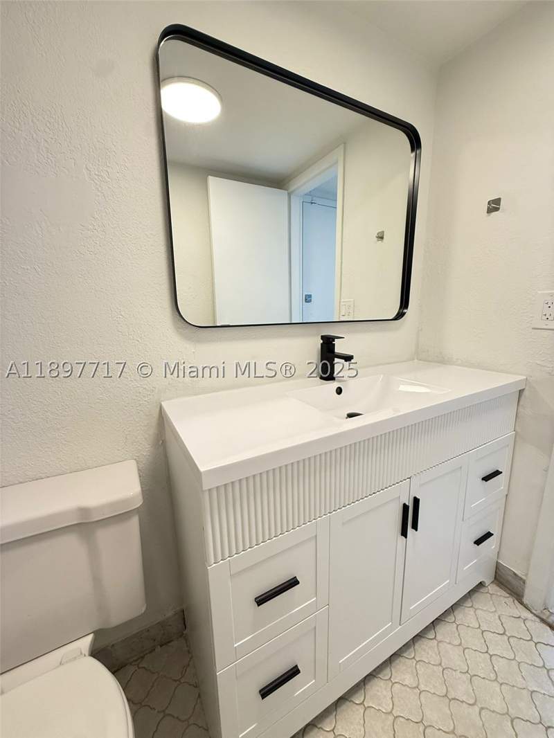 1 bedroom Condominium at 13499 Biscayne Blvd 811, Sailboat Cay Condo, North Miami — photo 3