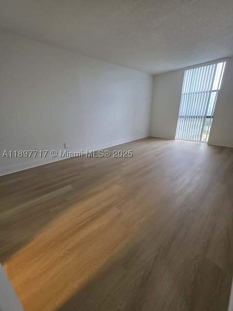13499 Biscayne Blvd 811, North Miami FL - photo 6 of 20
