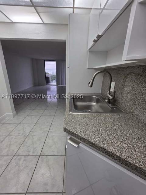 13499 Biscayne Blvd 811, North Miami FL - photo 8 of 20