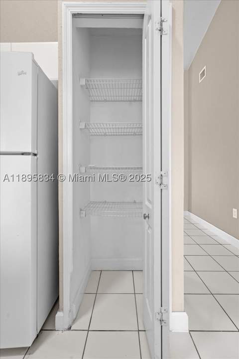 1677 SE 27th Ct 202, Homestead FL - photo 11 of 38
