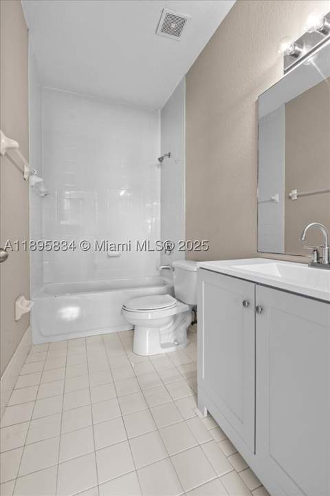 1677 SE 27th Ct 202, Homestead FL - photo 20 of 38