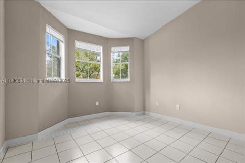 1677 SE 27th Ct 202, Homestead FL - photo 7 of 38