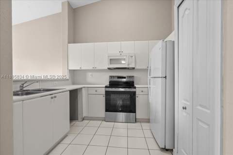 1677 SE 27th Ct 202, Homestead FL - photo 9 of 38