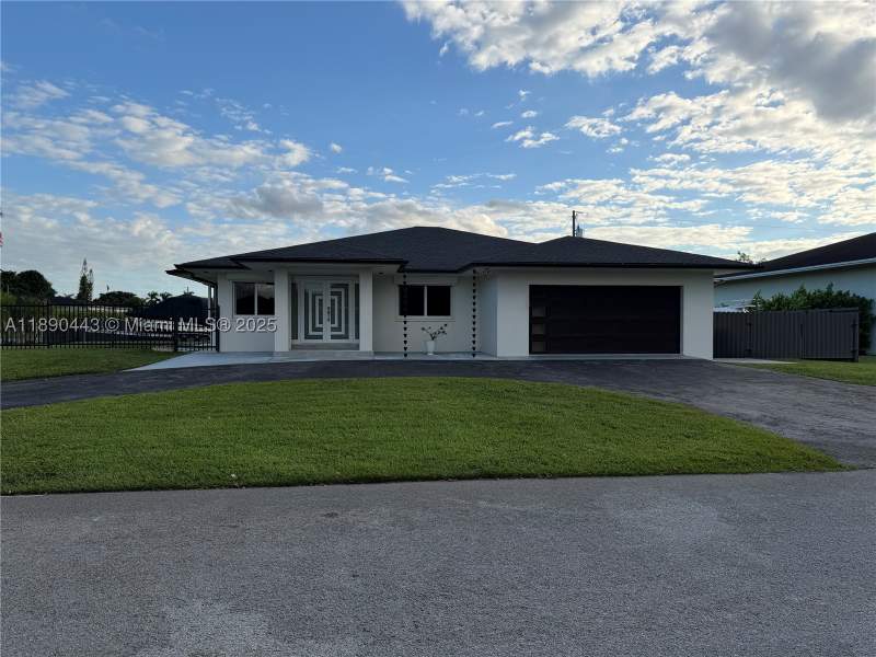 4 bedroom SingleFamilyResidence at 17404 SW 245th Ter, Country Club Ests Of Home, Homestead — photo 2