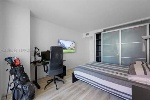 1581 Brickell Ave 2005, Miami FL - photo 24 of 38