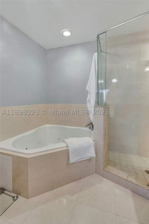 18409 NE 27th Ct 156, Aventura FL - photo 18 of 27