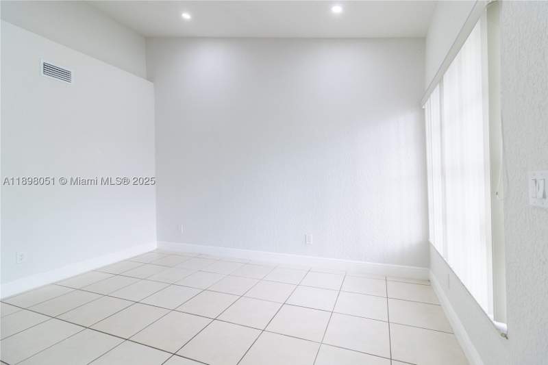 3 bedroom Townhouse at 217 NW 109th Ave 2-217, Laguna Gardens Condo, Miami — photo 4