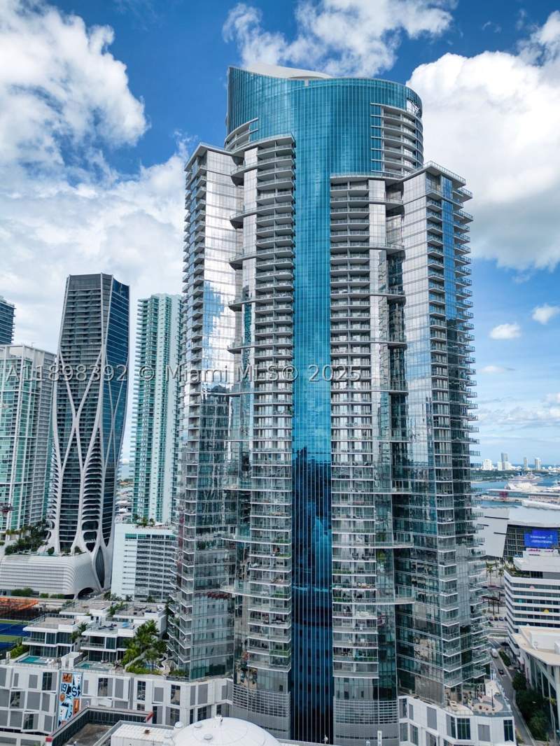 3 bedroom Condominium at 851 NE 1st Ave 4107, Paramount Miami Worldcent, Miami — photo 5