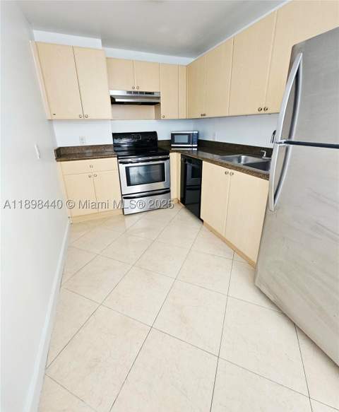 2280 SW 32nd Ave 511, Miami FL - photo 9 of 17