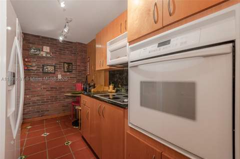 1865 79th St Cswy 5A, North Bay Village FL - photo 12 of 25