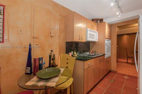 1865 79th St Cswy 5A, North Bay Village FL - photo 15 of 25