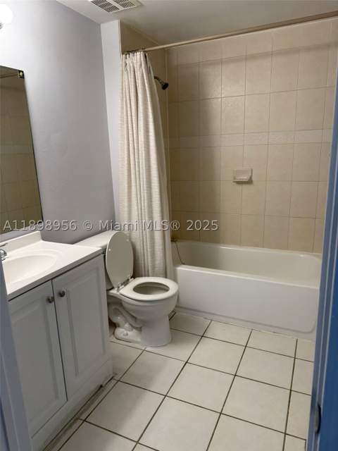 11040 SW 196th St 211, Cutler Bay FL - photo 6 of 10
