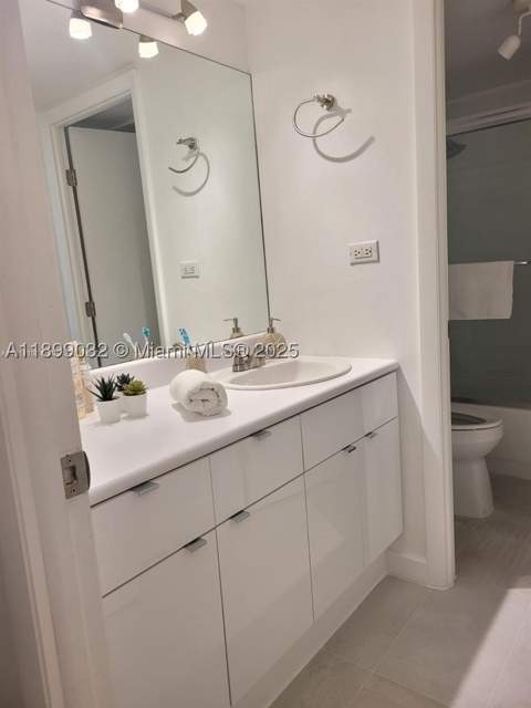 2301 Collins Ave 736, Miami Beach FL - photo 8 of 14
