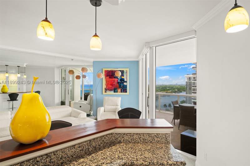 2 bedroom Condominium at 4775 Collins Ave 1708, Green Diamond Condo, Miami Beach — photo 3