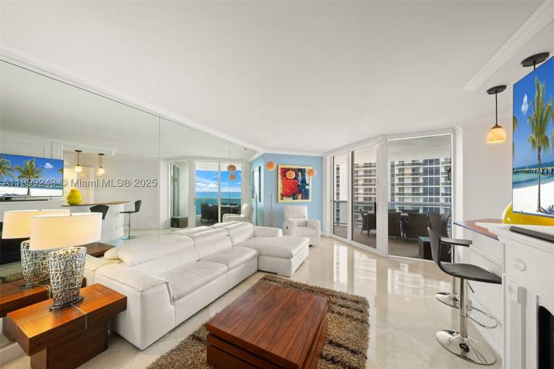 2 bedroom Condominium at 4775 Collins Ave 1708, Green Diamond Condo, Miami Beach — photo 4