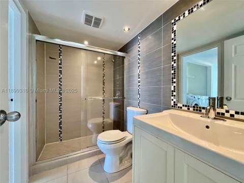 7601 E Treasure Dr 2308, North Bay Village FL - photo 11 of 15