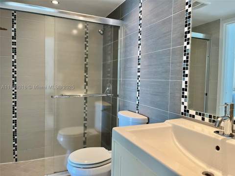 7601 E Treasure Dr 2308, North Bay Village FL - photo 13 of 15