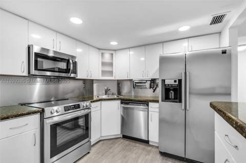 2333 Brickell Ave Ph208, Miami FL - photo 11 of 41