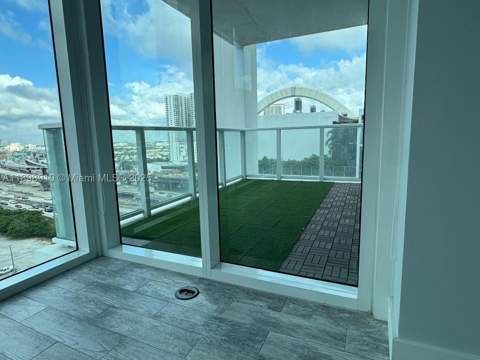 1040 Biscayne Blvd 1106, Miami FL - photo 12 of 59