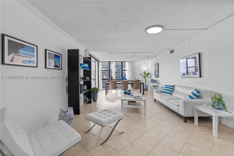 2 bedroom Condominium at 20379 W Country Club Dr 2039, Coronado Condo- Tower III, Aventura — photo 5