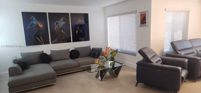 4 bedroom SingleFamilyResidence at 13208 SW 10th Ln, Tamiami Lakes Sec 5, Miami — photo 2