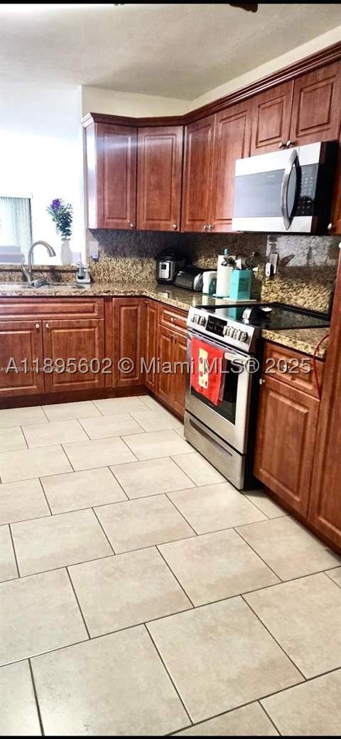 13208 SW 10th Ln, Miami FL - photo 6 of 10