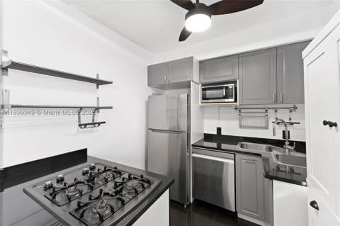 1515 West Ave 9, Miami Beach FL - photo 15 of 34