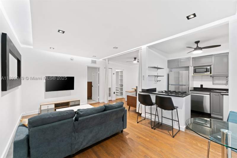 1 bedroom Condominium at 1515 West Ave 9, Westgate, Miami Beach — photo 5