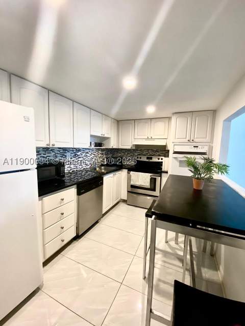 19370 Collins Ave 415, Sunny Isles Beach FL - photo 15 of 27