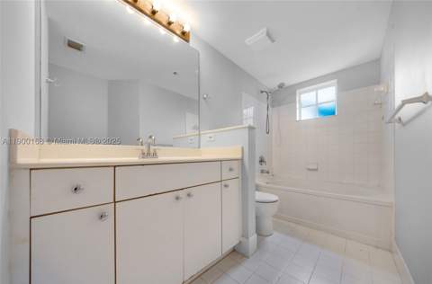 17125 N Bay Rd 3301, Sunny Isles Beach FL - photo 11 of 13