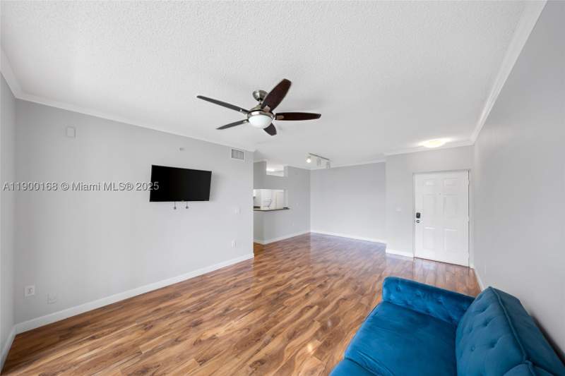 1 bedroom Condominium at 17125 N Bay Rd 3301, Porto Bellagio Condo, Sunny Isles Beach — photo 3