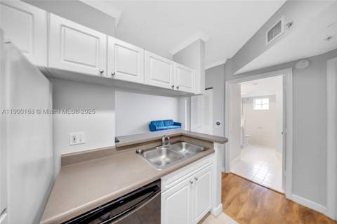 17125 N Bay Rd 3301, Sunny Isles Beach FL - photo 9 of 13