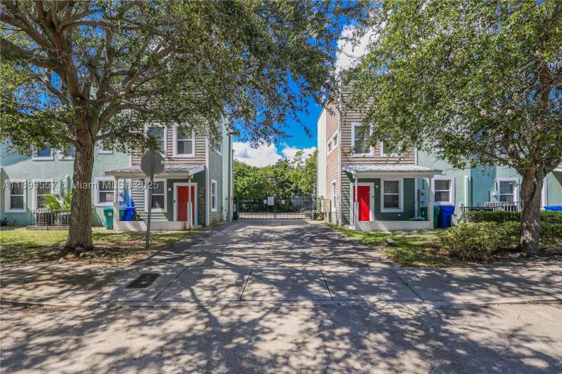 1 bedroom Villa at 6960 NW 4th Ave 3, Groveland Pk, Miami — photo 2