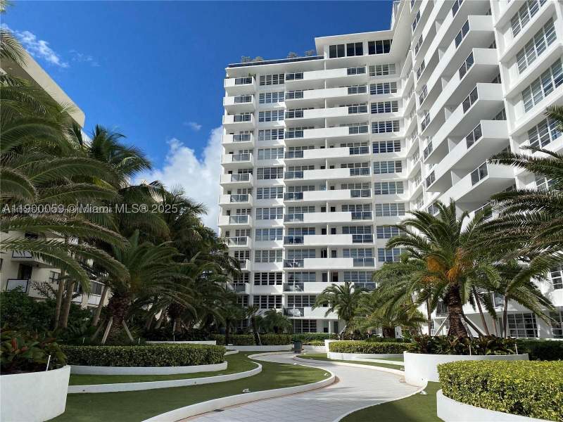 0 bedroom Condominium at 100 Lincoln Rd 607, The Decoplage Condo, Miami Beach — photo 2