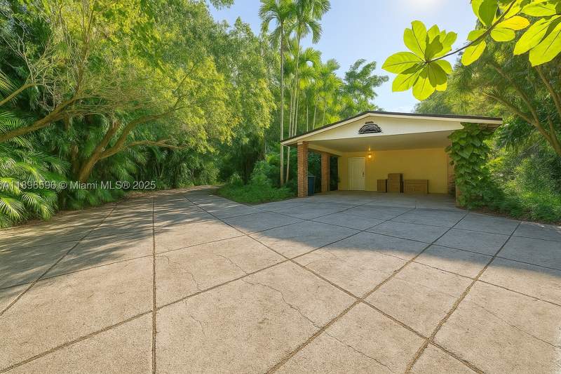 4 bedroom SingleFamilyResidence at 15000 Old Cutler Rd, Suburban Estates, Palmetto Bay — photo 2