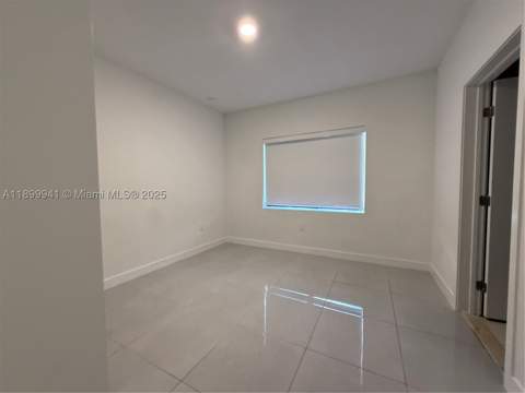 1159 NW 1st St, Florida City FL - photo 10 of 25